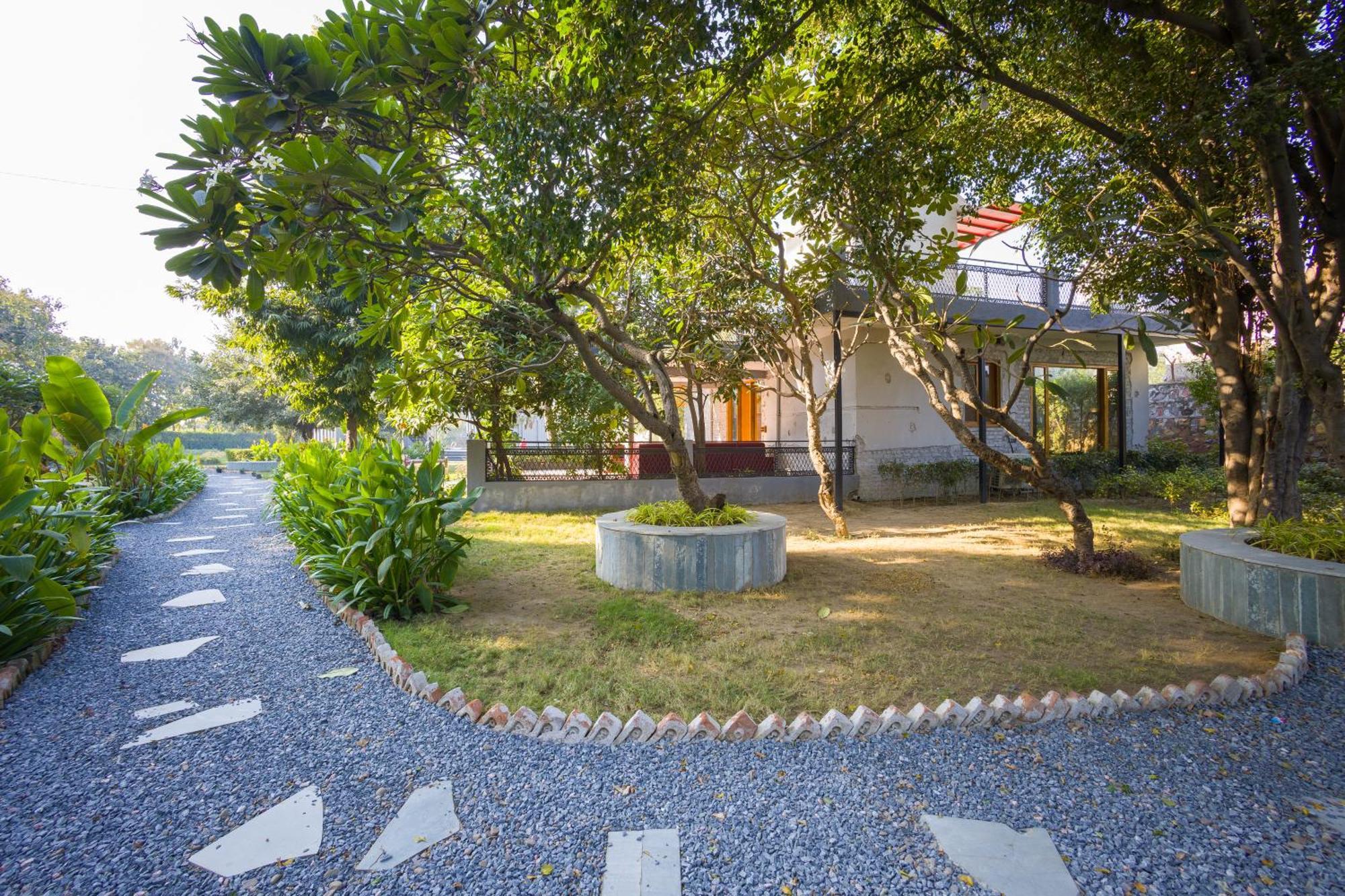 Elivaas Hidden Oasis 4Bhk With Pool, Mud House & Container House Villa Dhauj Екстериор снимка